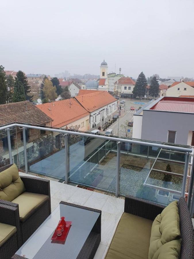 Penthouse Heart Of Slavonia **** Apartman Ðakovo Kültér fotó